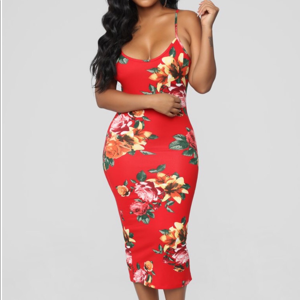 Fashion nova midi dress in red floral Medium